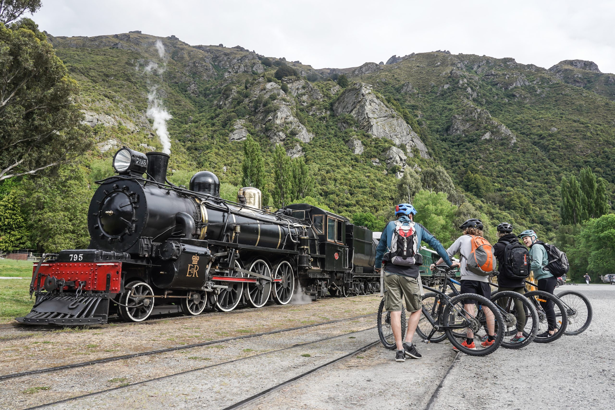 Kingston Around the Mountains