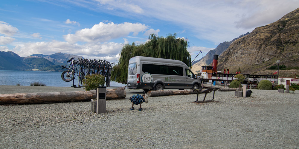 Bike Fiordland truck and bikes by lake