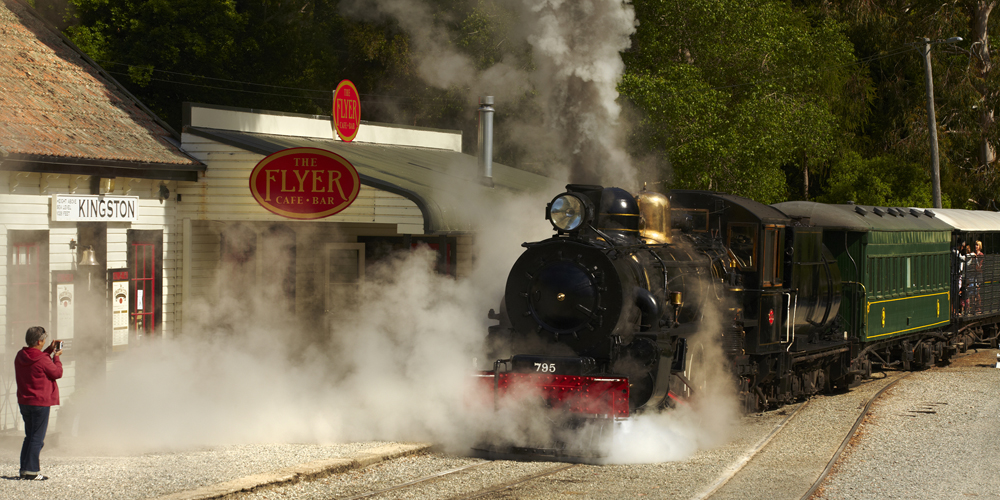 Kingston Flyer at the station