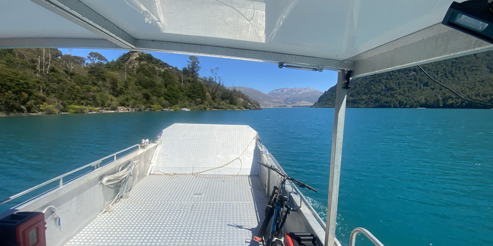 lake wakatipu lake barge view