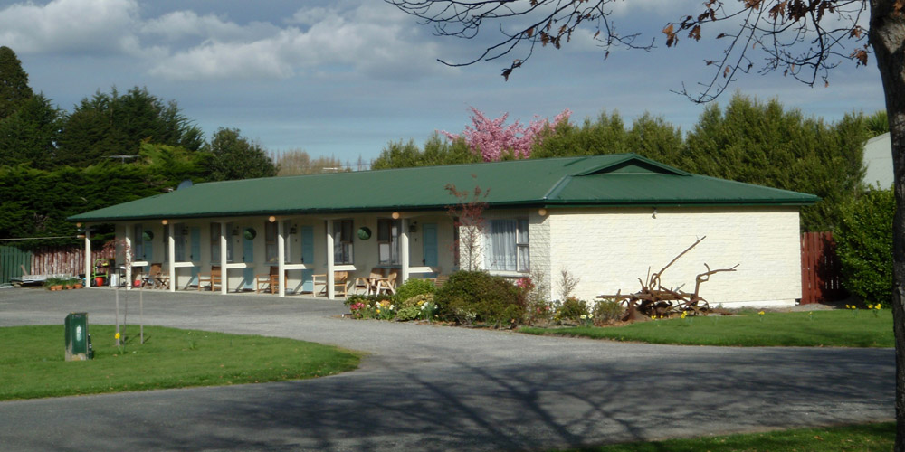 Lumsden Motel exterior