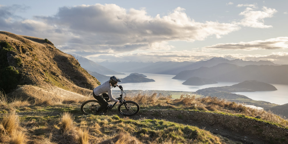 downhill cyclist in queenstown