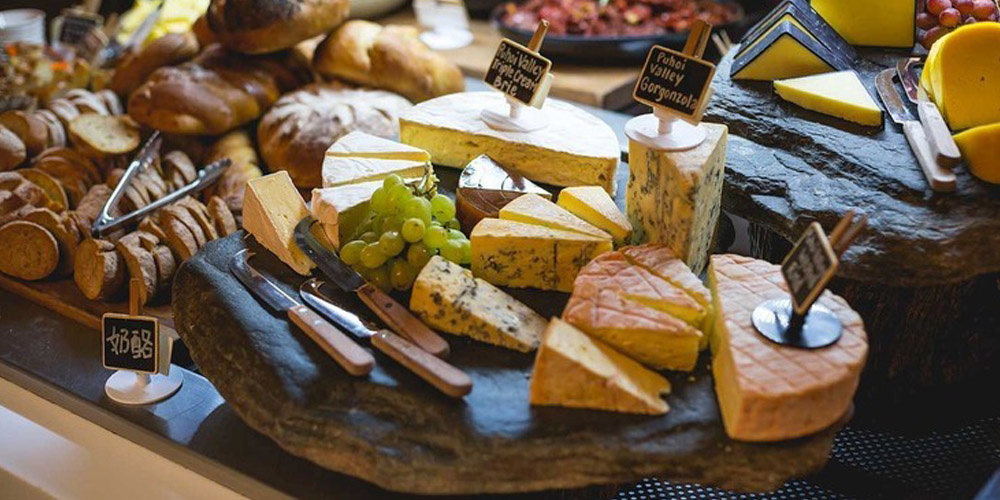 Real NZ TSS Earnslaw Walter Peak cheese plate